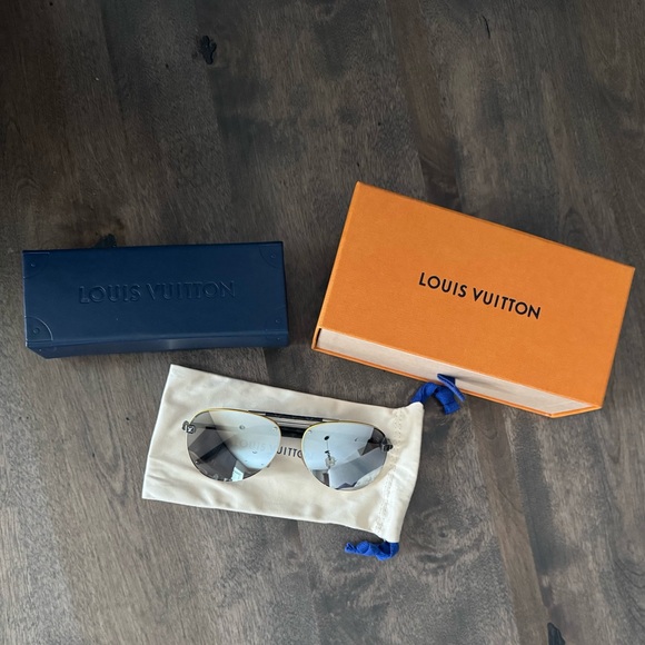 Authentic Louis Vuitton Clockwise Canvas Sunglasses Luxury - Picture 3 of 13